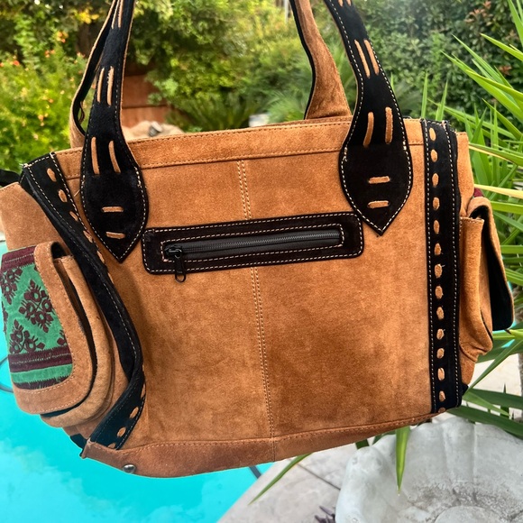 Vintage addiction suede one of a kind boho style bag. - Picture 4 of 7
